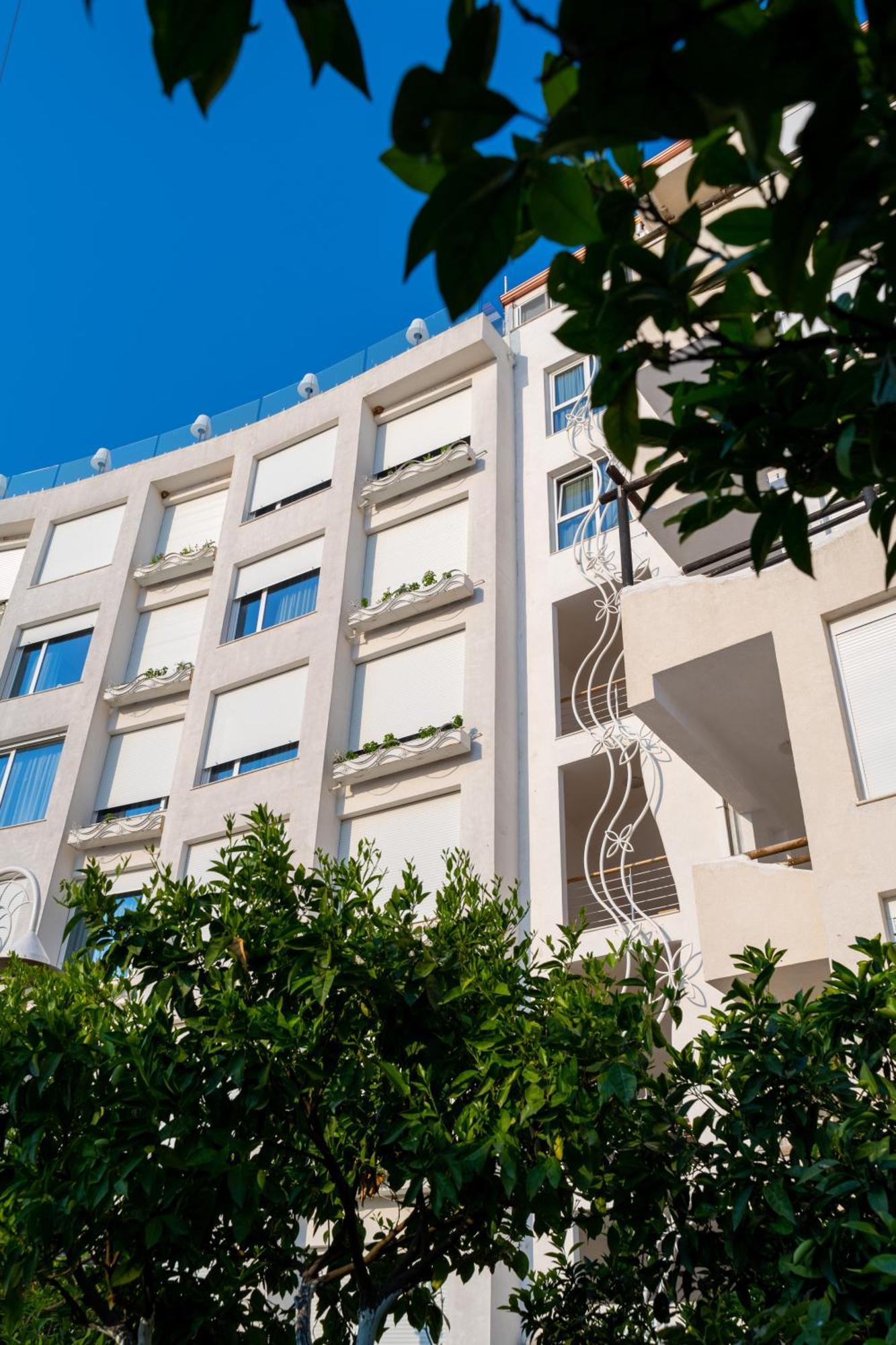 Bougainville Bay Hotel Sarande Exterior photo The building of the university library