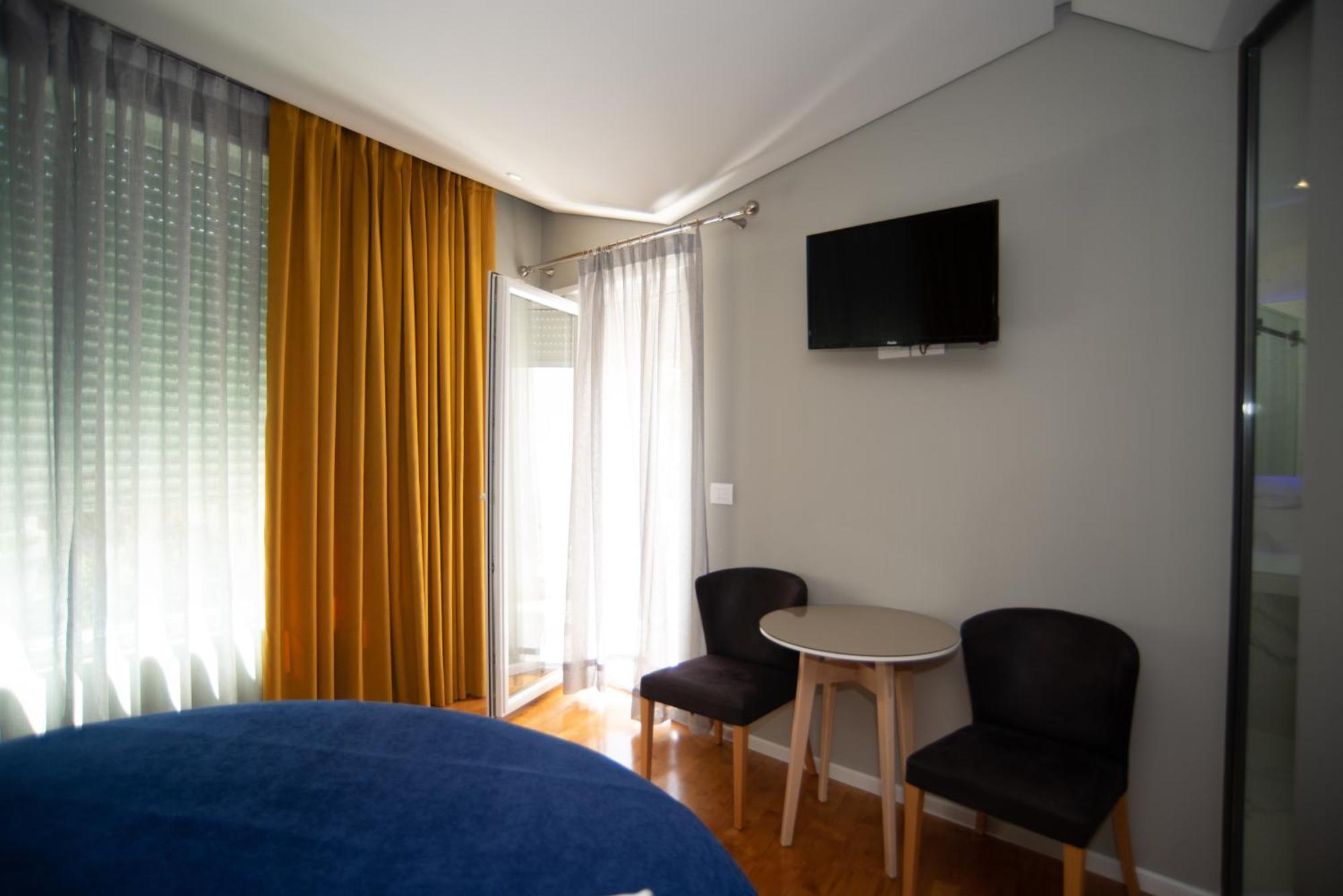 Bougainville Bay Hotel Sarande Exterior photo A room at the hotel