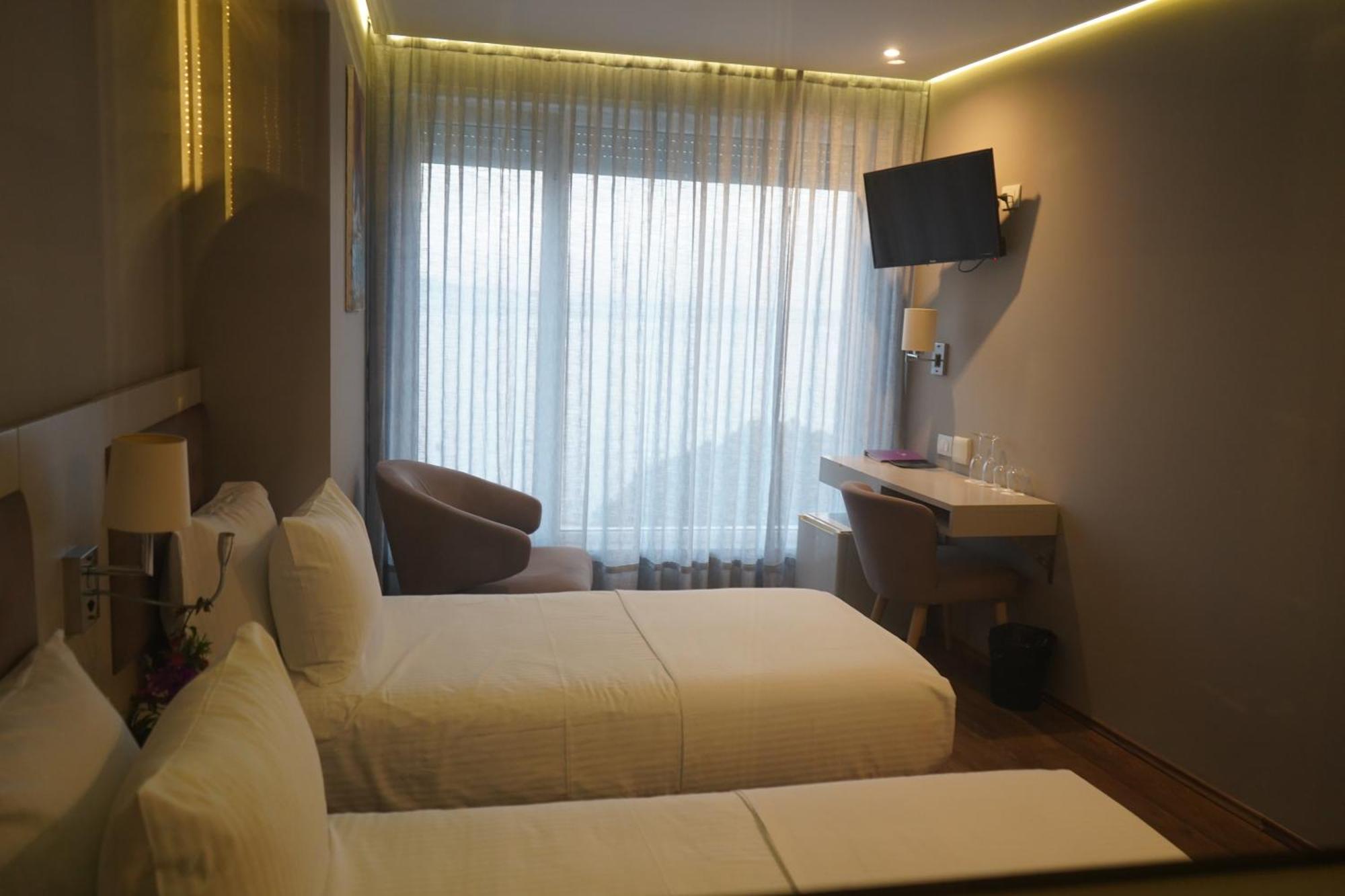 Bougainville Bay Hotel Sarande Exterior photo